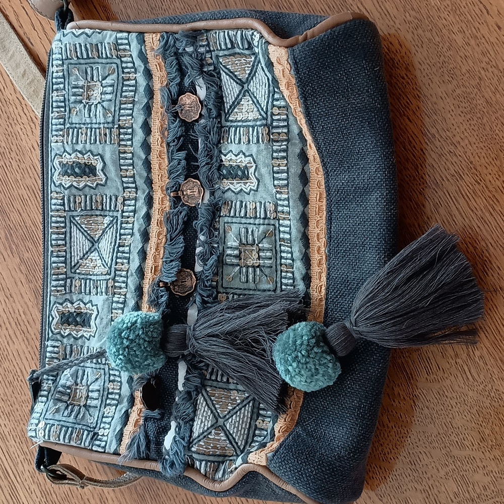 Crosstree Lane Crossbody Purse Adjustable Strap Boho Pom pom trim